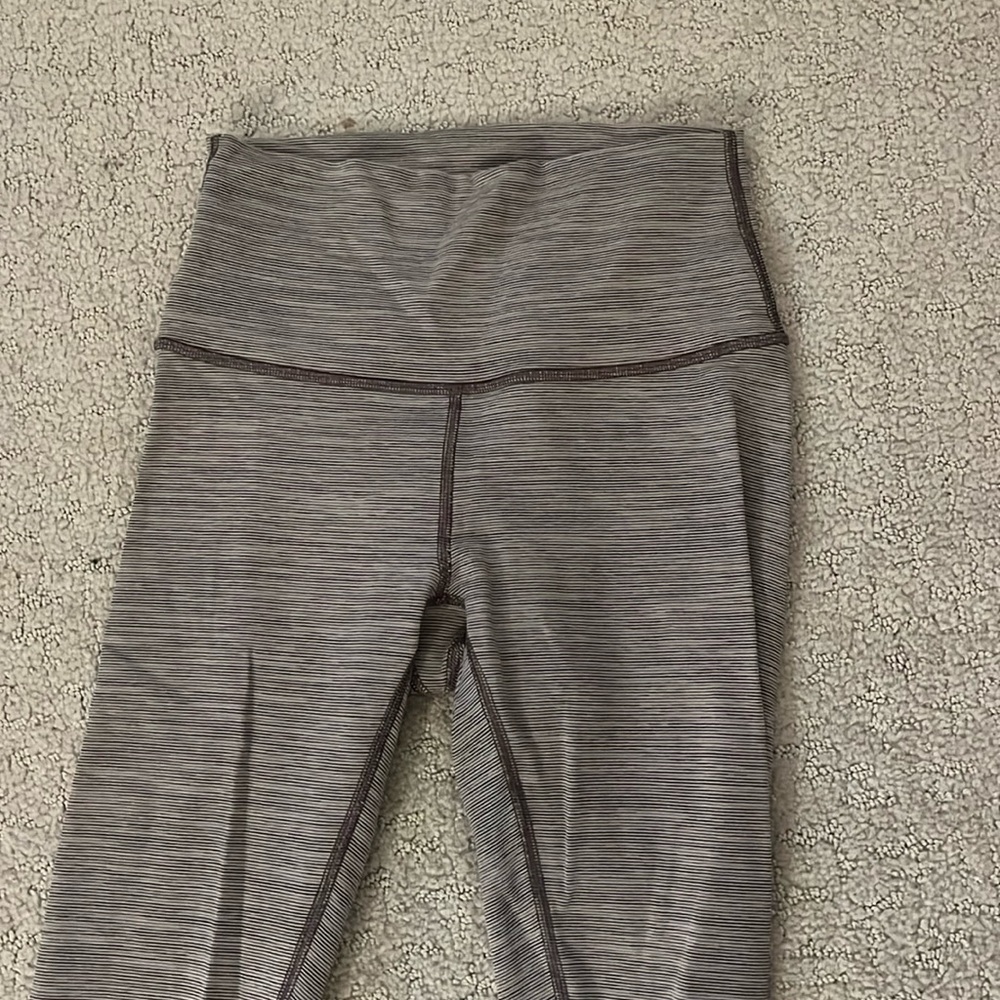 Lululemon leggings size 4 25”